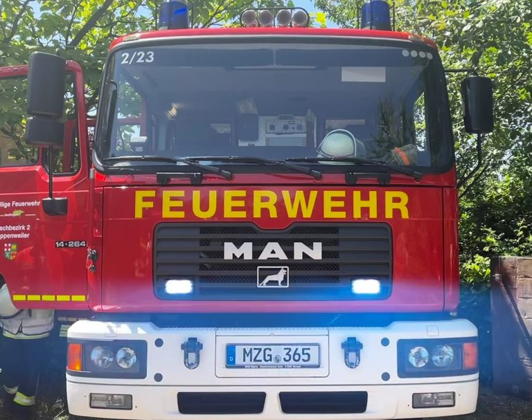 brennender Papiercontainer am Kupferbergwerk